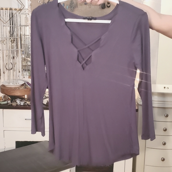 Grey top - Picture 1 of 2